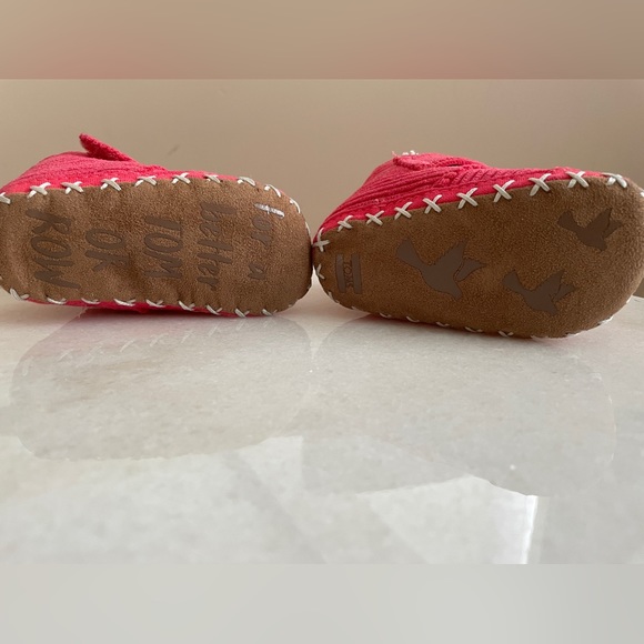 BRAND NEW Baby TOMS Size 4 Red Corduroy NWT! - Picture 4 of 9